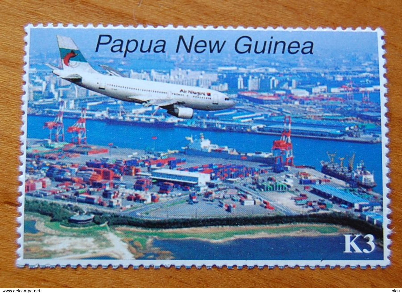 Papua New Guinea - Aviation (1997) STAMP FROM BL. 13  MNH - Avions