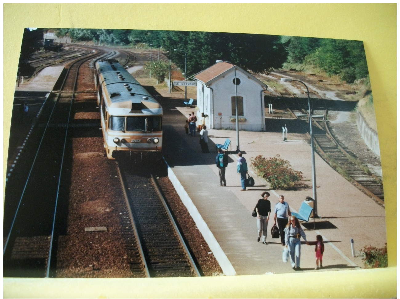 TRAIN 7378 - TIRAGE 50 EXEMPLAIRES - LE CREUSOT 71 INTERIEUR DE LA GARE (SEPT 93) - Stations With Trains