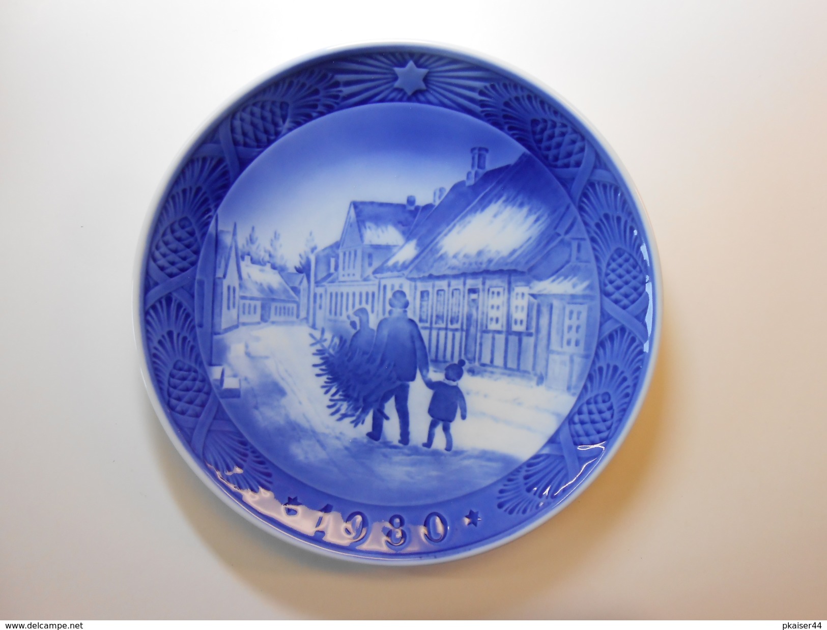 Royal Copenhagen Chrismas Plate 1980 - Bringing Home The Chrismas Tree - 1st. Quality - &euro; 19,00 - Royal Copenhagen (DNK)