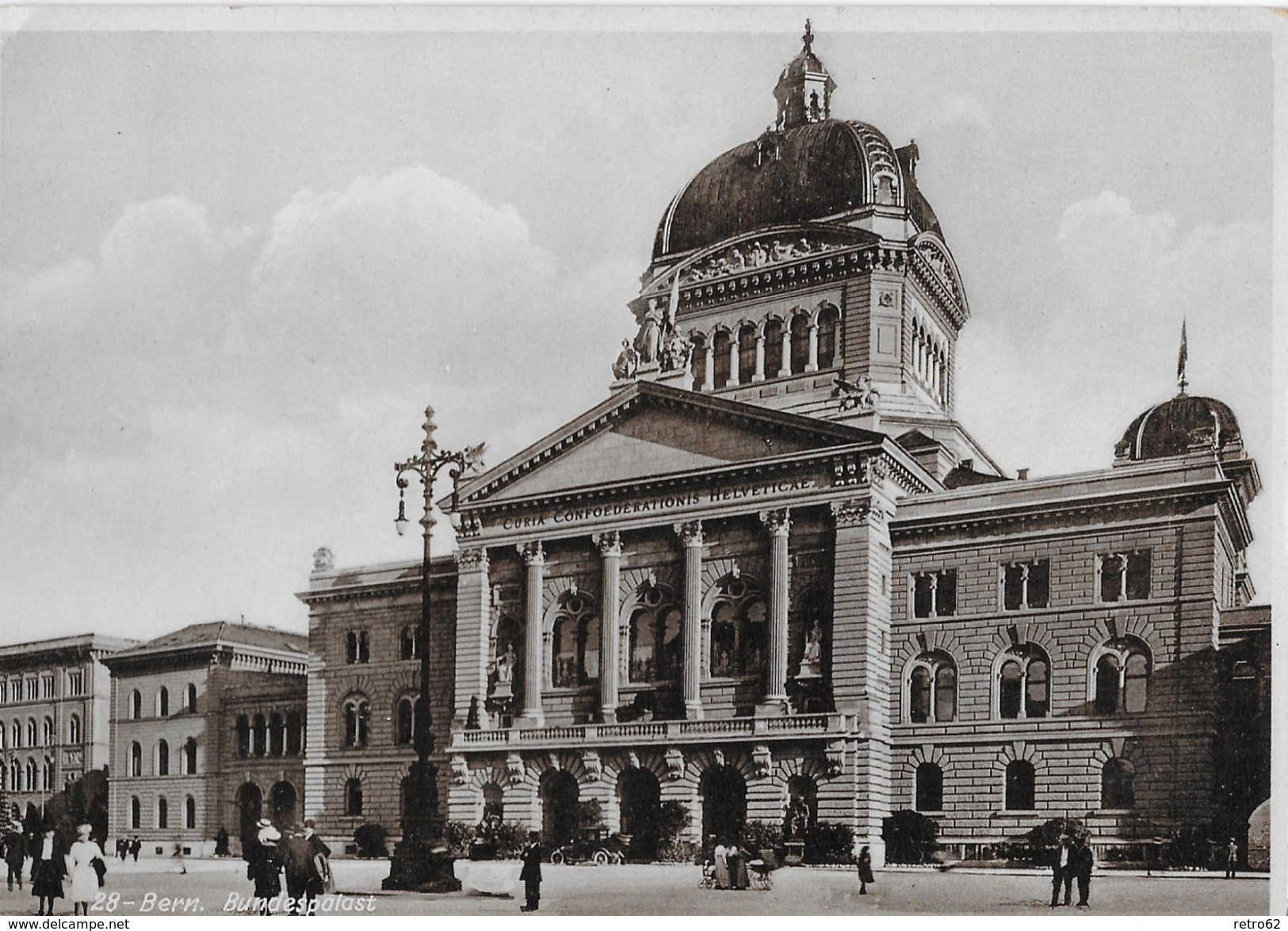 BERN BUNDESHAUS &rarr; Schöne Fotokarte Mit Oldtimer Und Vielen Passanten Ca.1945 - Bern