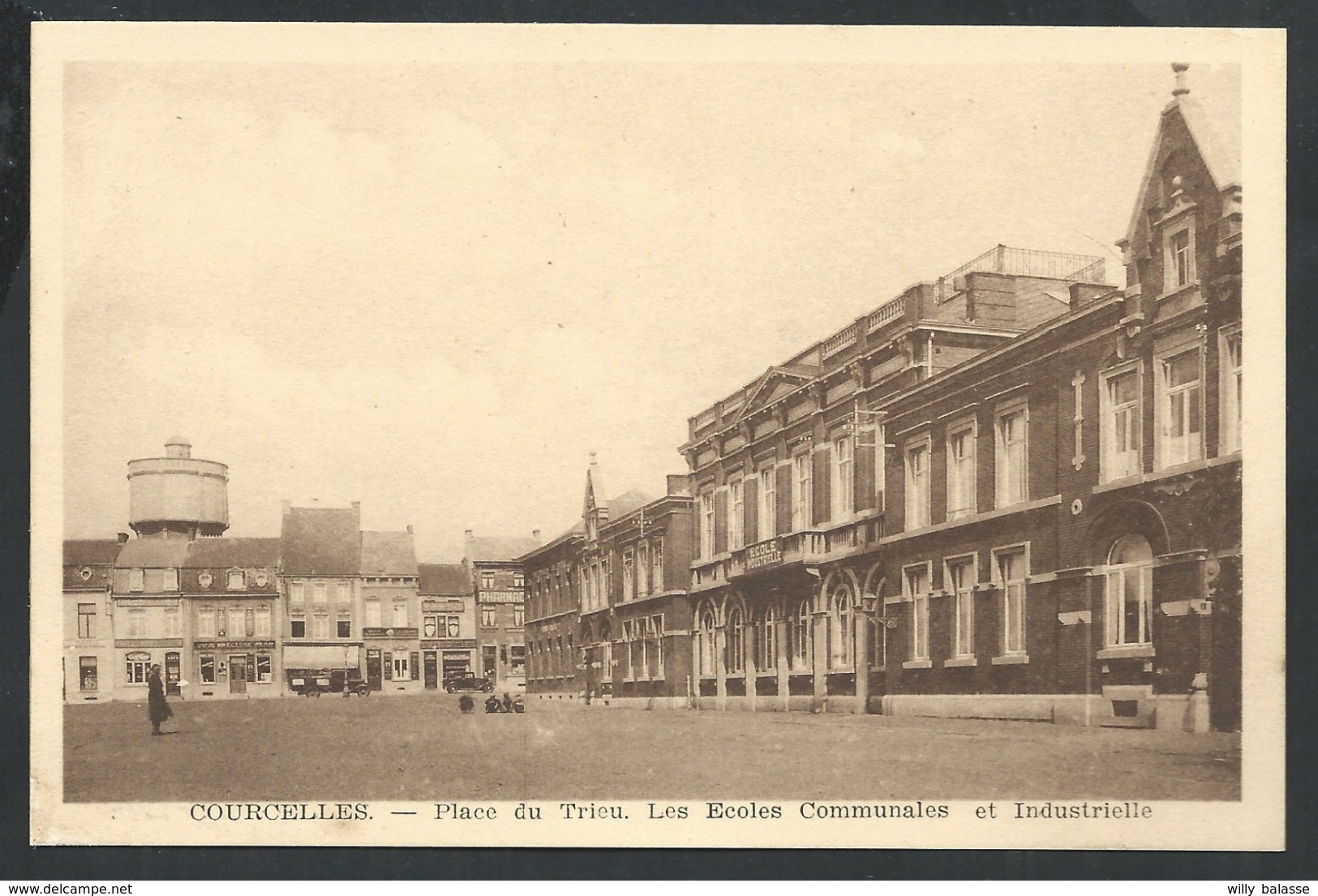 +++ CPA - COURCELLES - Place Du Trieu - Les Ecoles Communales Et Industrielles  // - Courcelles