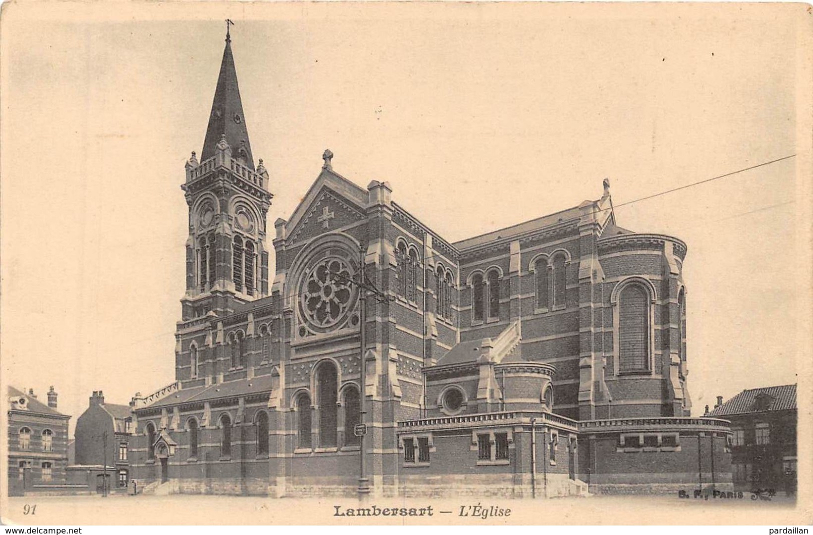 59. LAMBERSART.  L'EGLISE.  GROS PLAN.  DOS NON DIVISE. - Lambersart