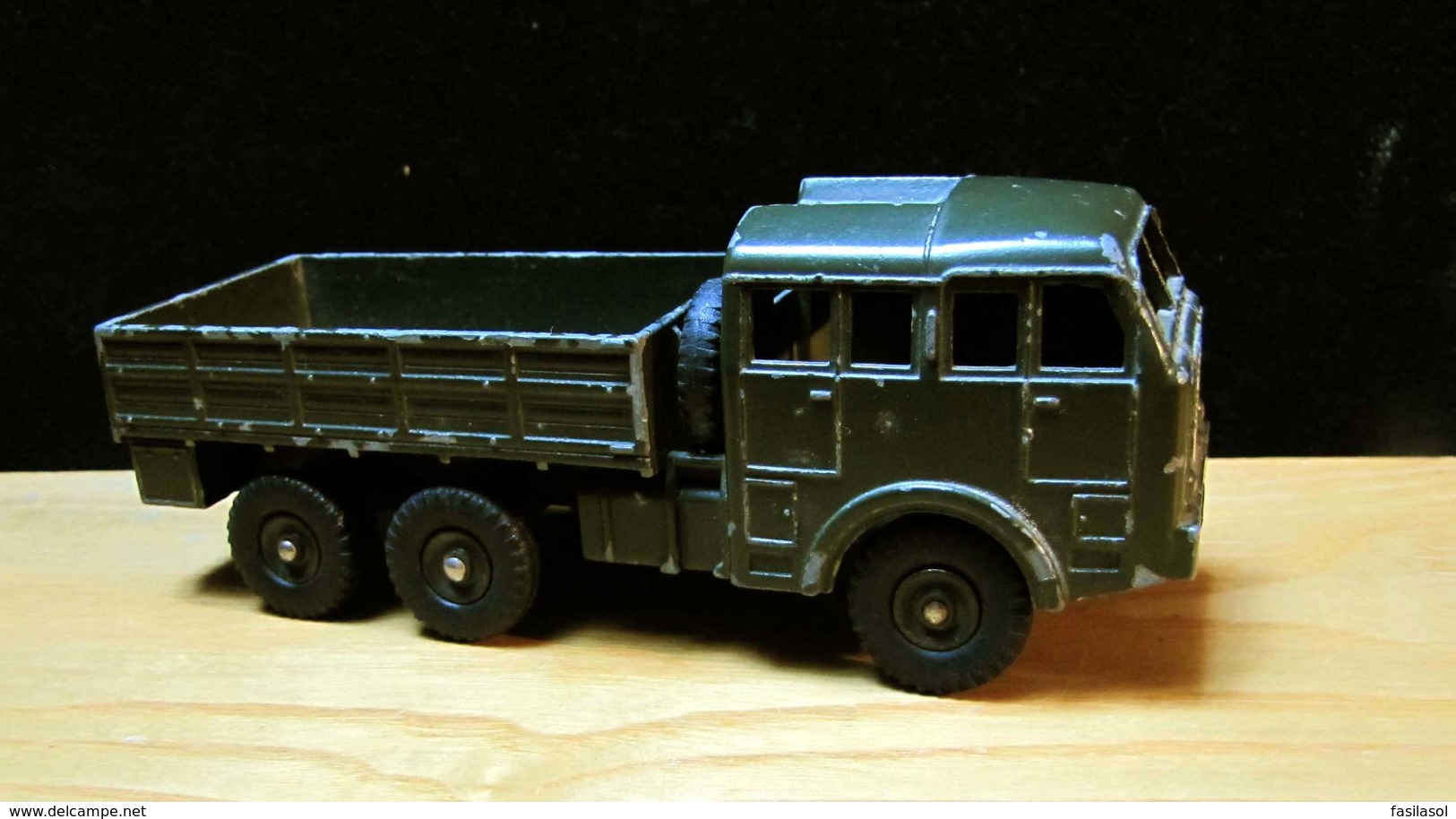 DINKY TOYS : CAMION TOUT TERRAIN BERLIET 6X6 (sans Bâche) - Tanks