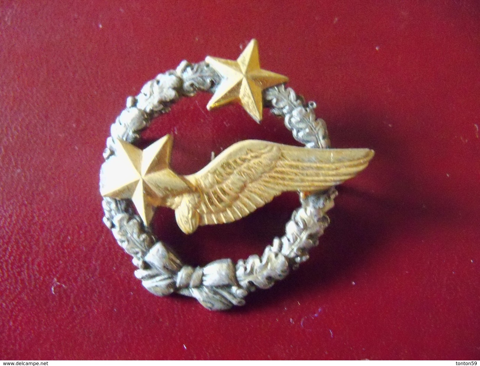 Insigne émaillé Militaire A Identifier. Drago Paris. - Armée De L'air