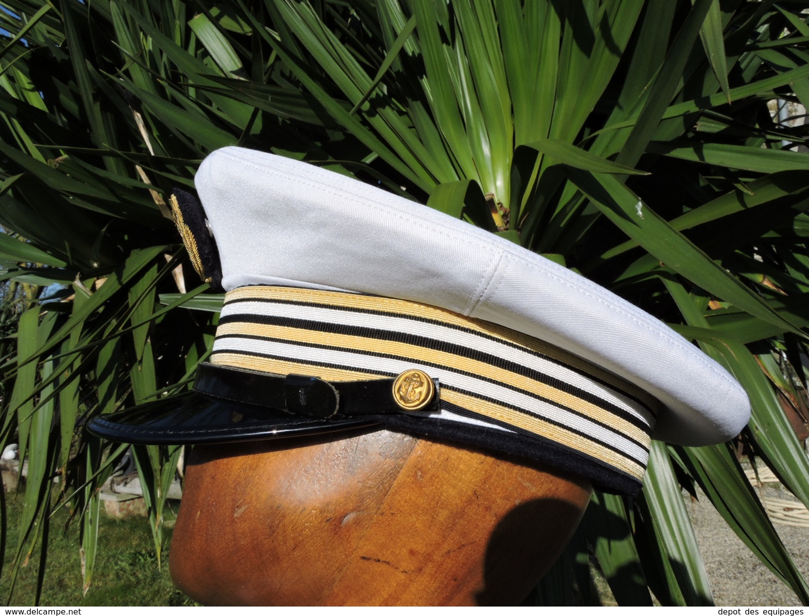 BELLE  CASQUETTE MARINE NATIONALE GRADE CAPITINE DE FREGATE état neuf