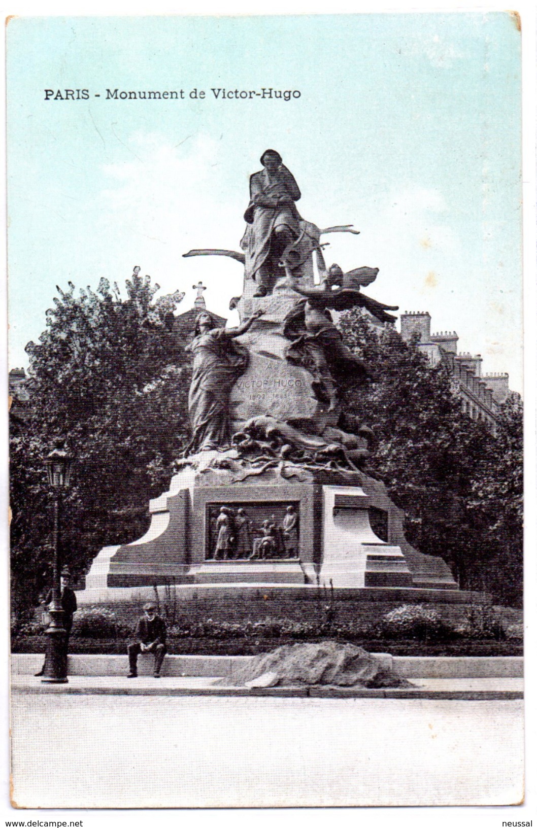 Tarjeta Postal  De Paris. Monument De Victor-Hugo. - Statues