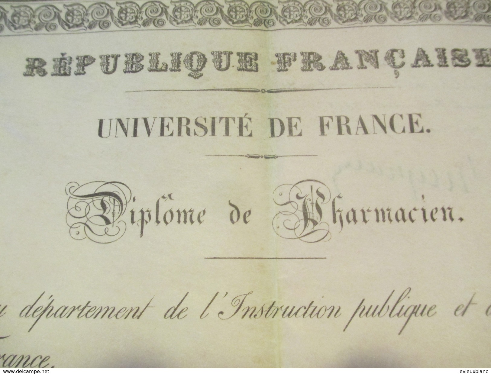 Diplôme De Pharmacien/R F/Université De France/Ministre De L'Instruction Publique Et Des Cultes/ LOCK/1850        DIP160 - Diploma & School Reports