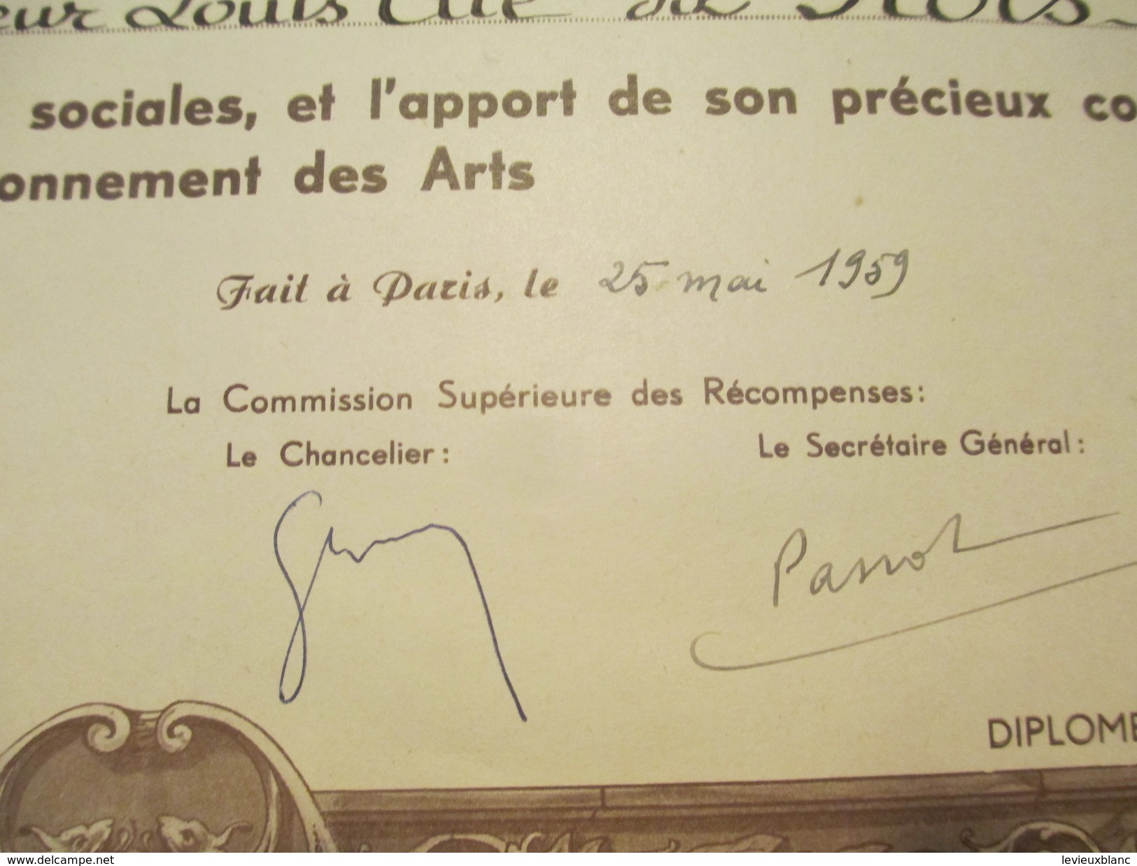 Diplôme  D'Officier Du Mérite Artistique Social /Paris / Louis ELIE Dit ROCS/ 1959       DIP161 - Diploma & School Reports