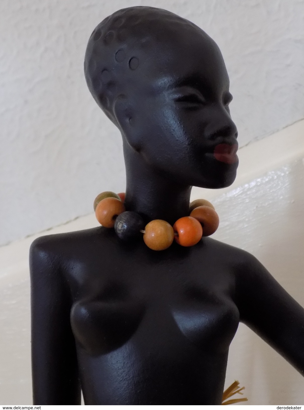 GMUNDNER AUSTRIA AFRICAN LADY NR.2272.AUTHENTIC KERAMIEK.CERAMIEK.GMUNDNER KERAMIK.EXCELLENT CONDITION.AUTHENTIC DETAILS