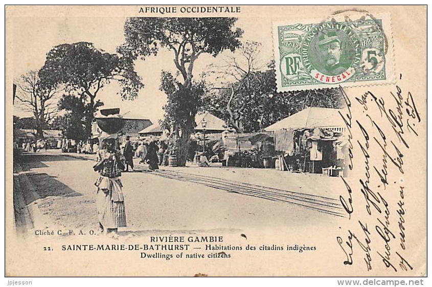 AFRIQUE  GAMBIE  RIVIERE GAMBIE  SAINTE MARIE DE BATHURST  HABITATIONS DES CITADINS INDIGENES - Gambia