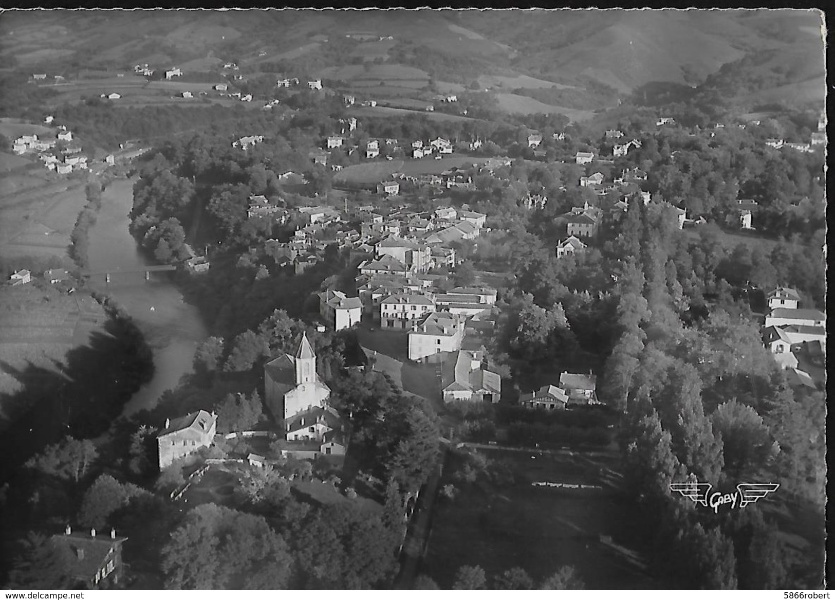 CARTE POSTALE 10CM/15CM SEMI MODERNE PHOTO ORIGINALE DENTELEE : CAMBO LES BAINS VUE AERIENNE PYRENEES ATLANTIQUES (64) - Cambo-les-Bains