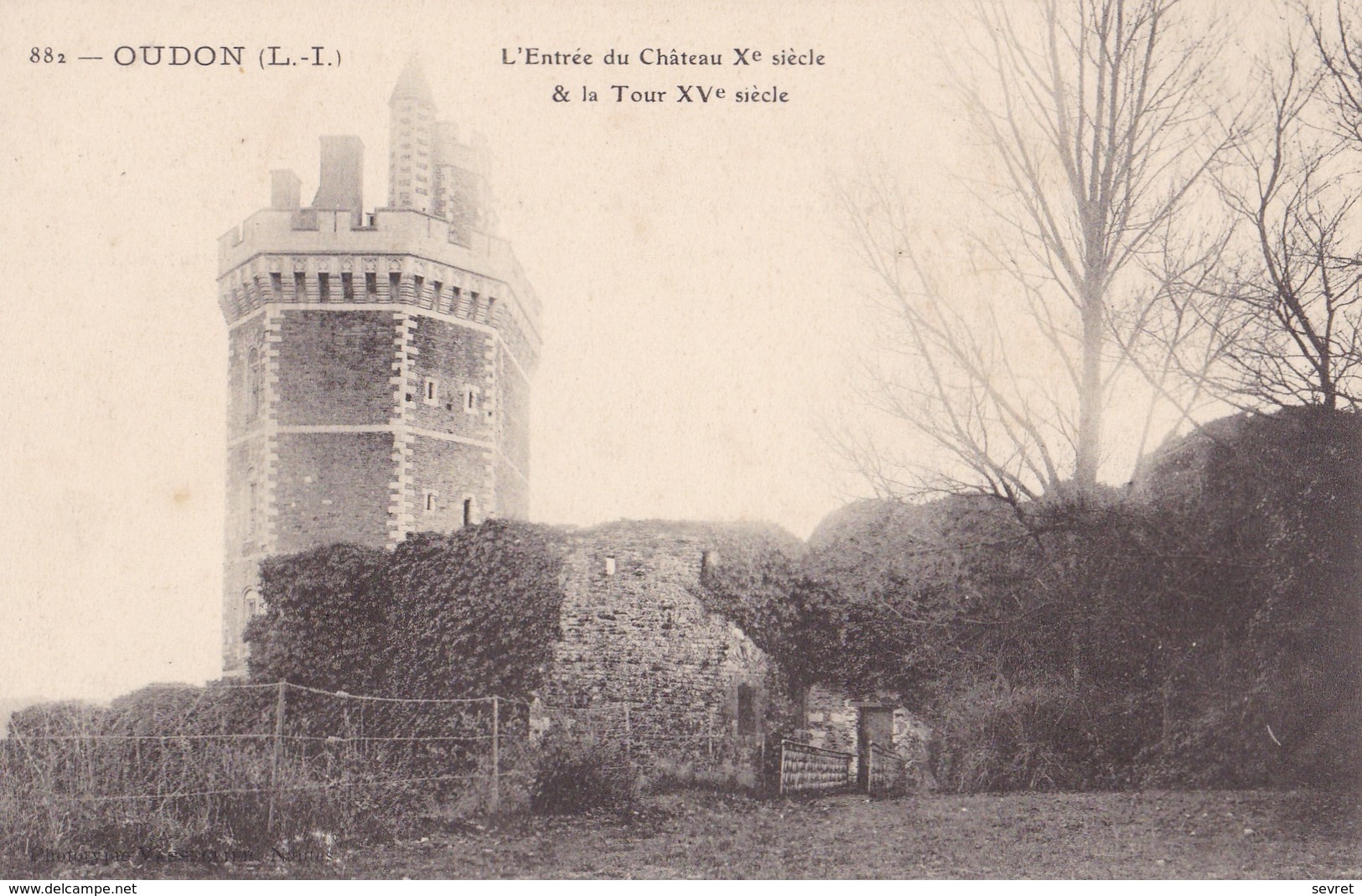 OUDON - L'Entrée Du Château X Siècle Et La Tour - Oudon