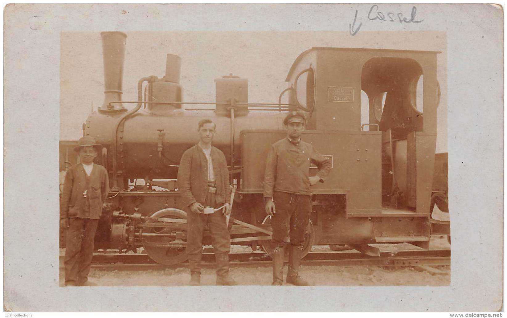 Cassel    59      Locomotive Et Cheminots.  Gebruder  Forthmann -  Cassel   - Carte Photo -                 (voir Scan) - Cassel