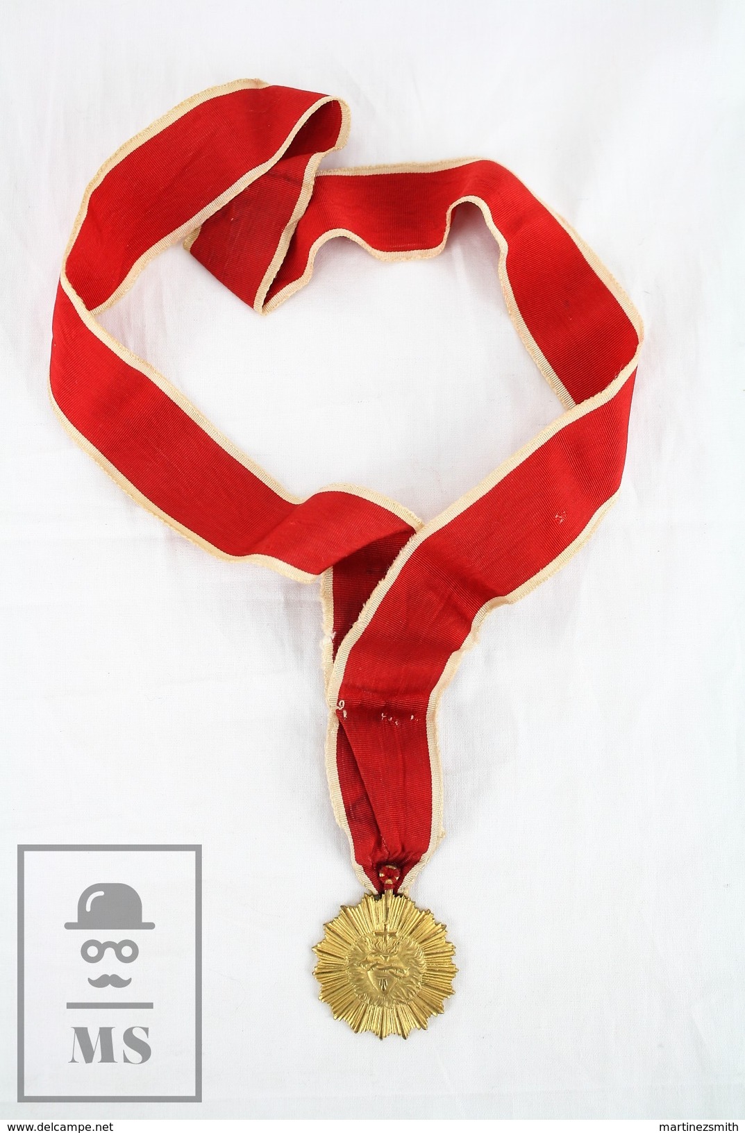 Religious Medal With Ribbon - Sacred Heart Of Jesus Religious Medal - Adveniat Regnum Tuum - Requeté - Religión & Esoterismo