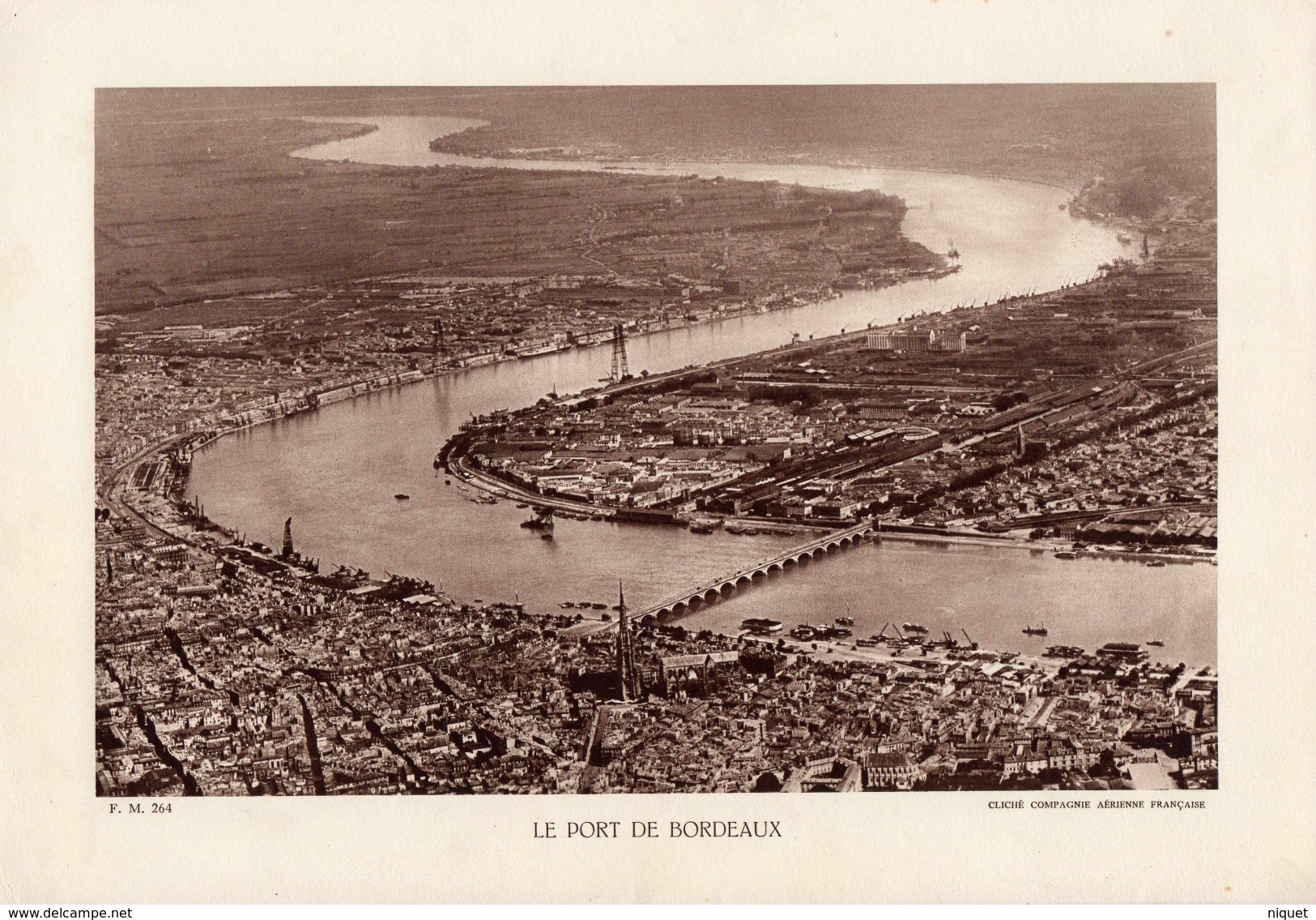 GIRONDE, LE PORT DE BORDEAUX, Vue Générale, Planche Densité = 200g, Format 20 X 29 Cm, (C.A.F.) - Géographie