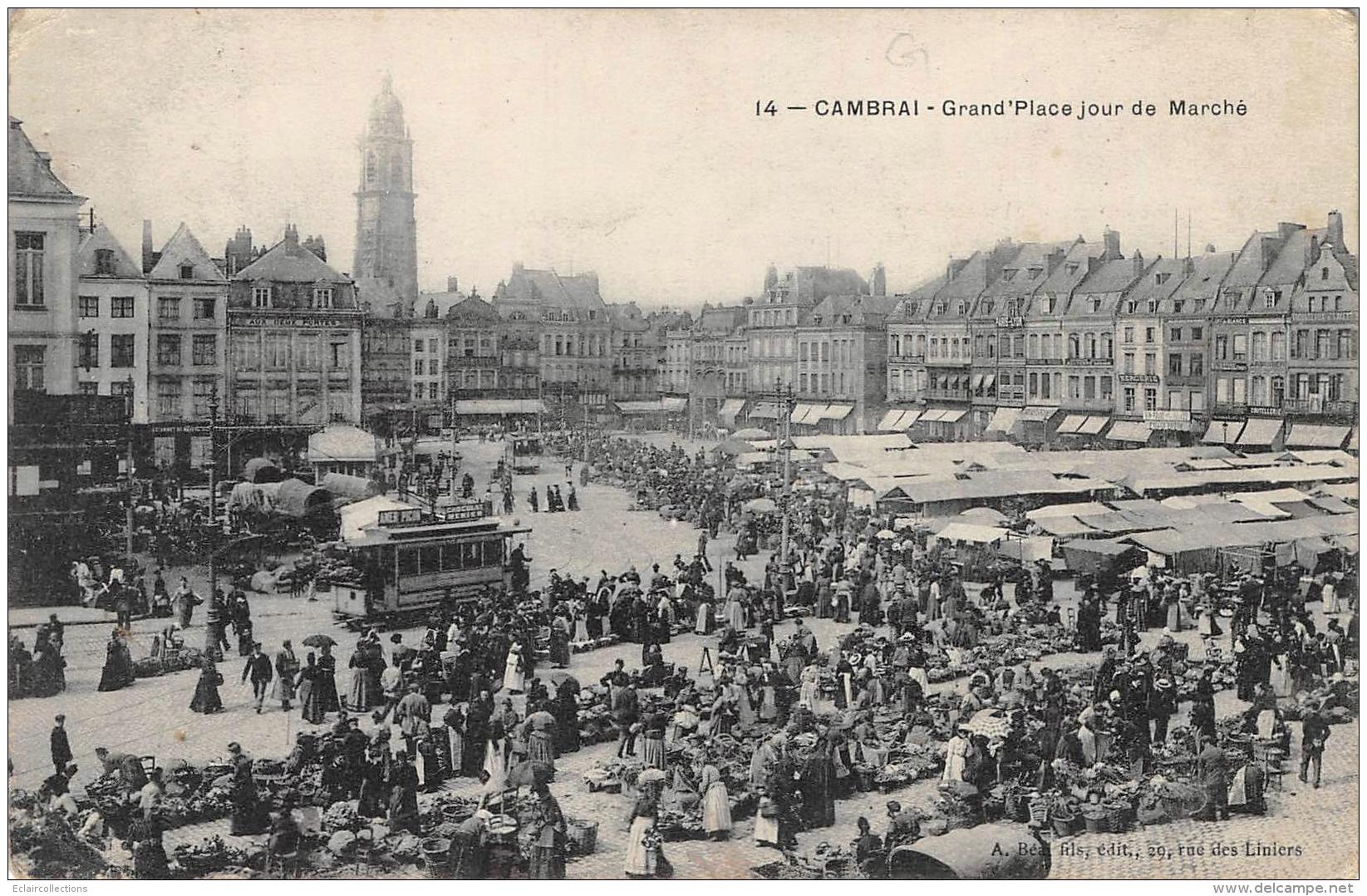 Cambrai    59      Grand'Place    Jour De Marché                  (voir Scan) - Cambrai