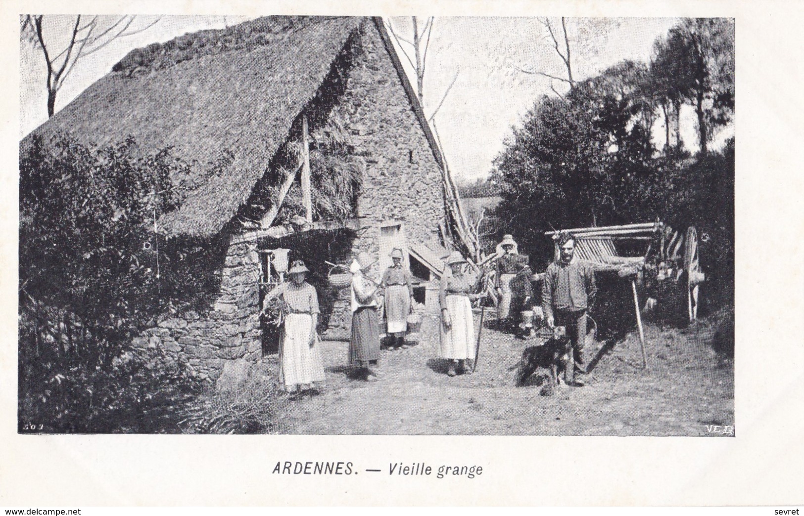 ARDENNES. - Vieille Grange - Fermes