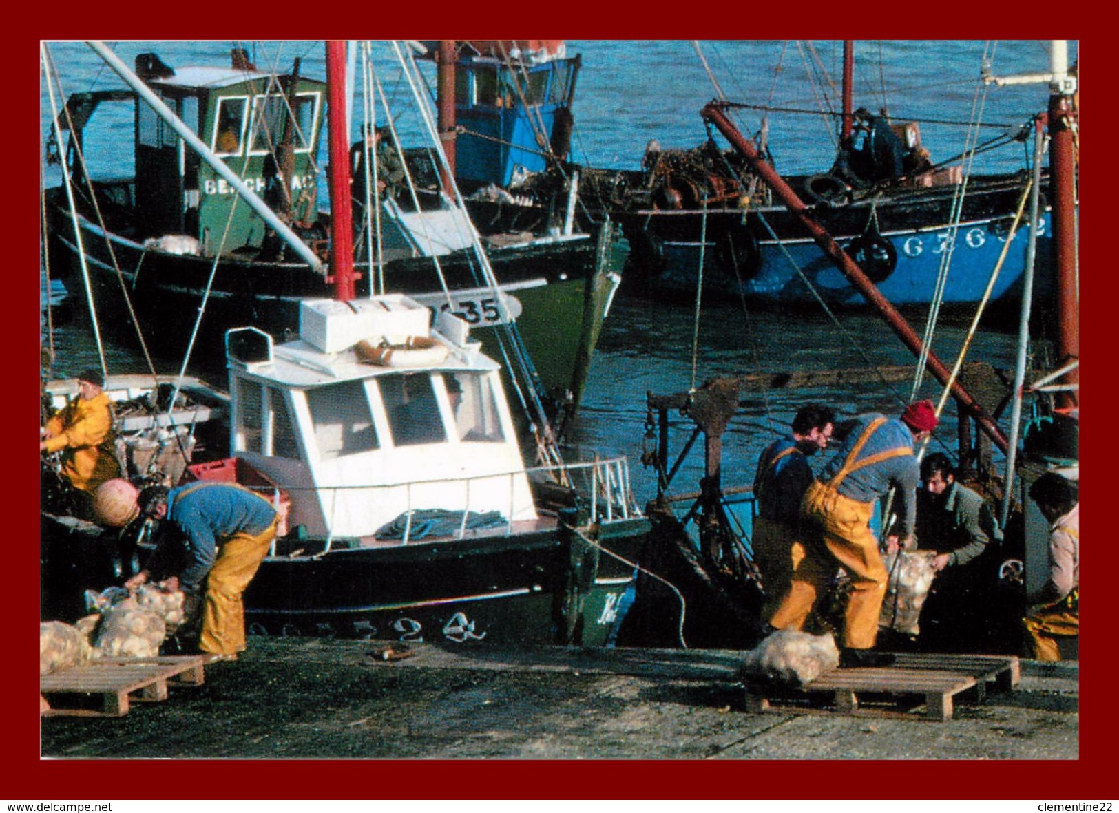 Thème Métiers, Tirage à 60 Ex, édition Josan, Débarquement Sac Coquilles St Jacques Pêchées Marée Précédente Scan RV - Autres & Non Classés