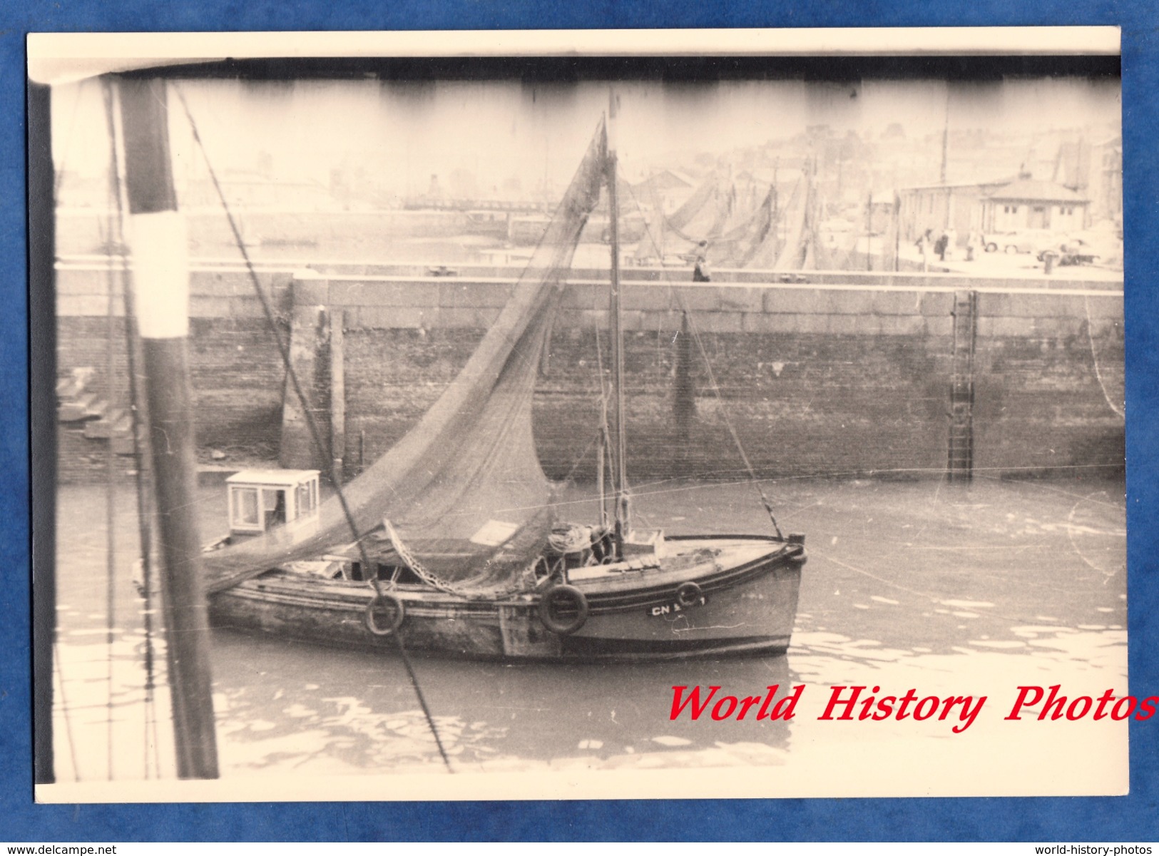 Photo Ancienne - CONCARNEAU ? Environs - Port à Situer - Beau Bateau De Pêche - Immatriculation CN - Bateaux