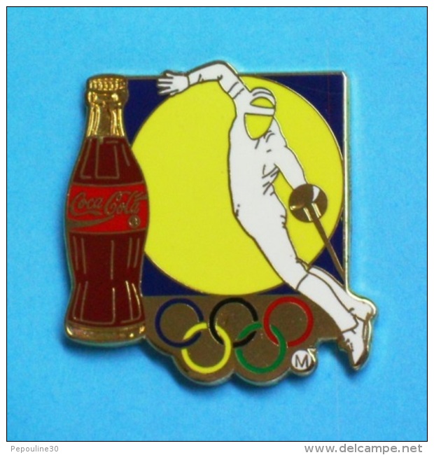 1 PIN'S  //   ** COCA COLA ** JO ** ESCRIME ÉPÉE ** . (Worldwide Olympic Sponsors &reg; C.O.A. A.O.C. Artiss-Regina) - Coca-Cola