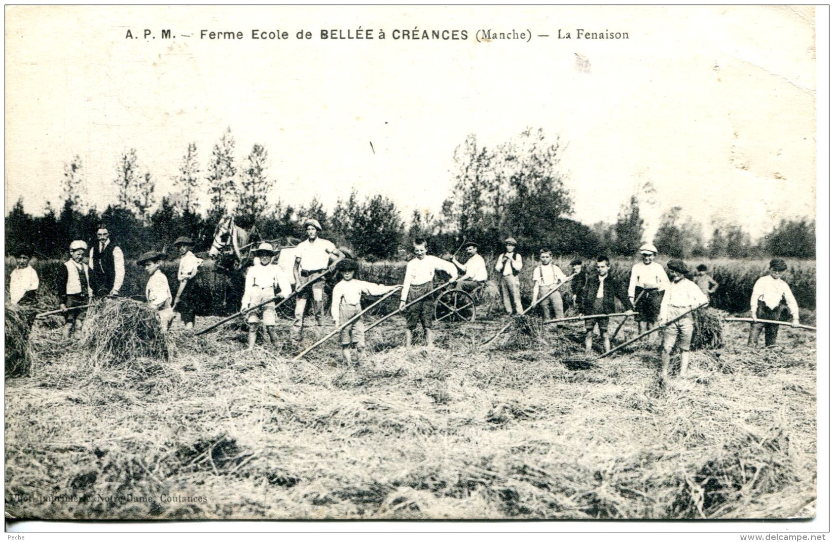 N°41875 -cpa Ferme école De Bellée à Créances -la Fenaison- - Cultures