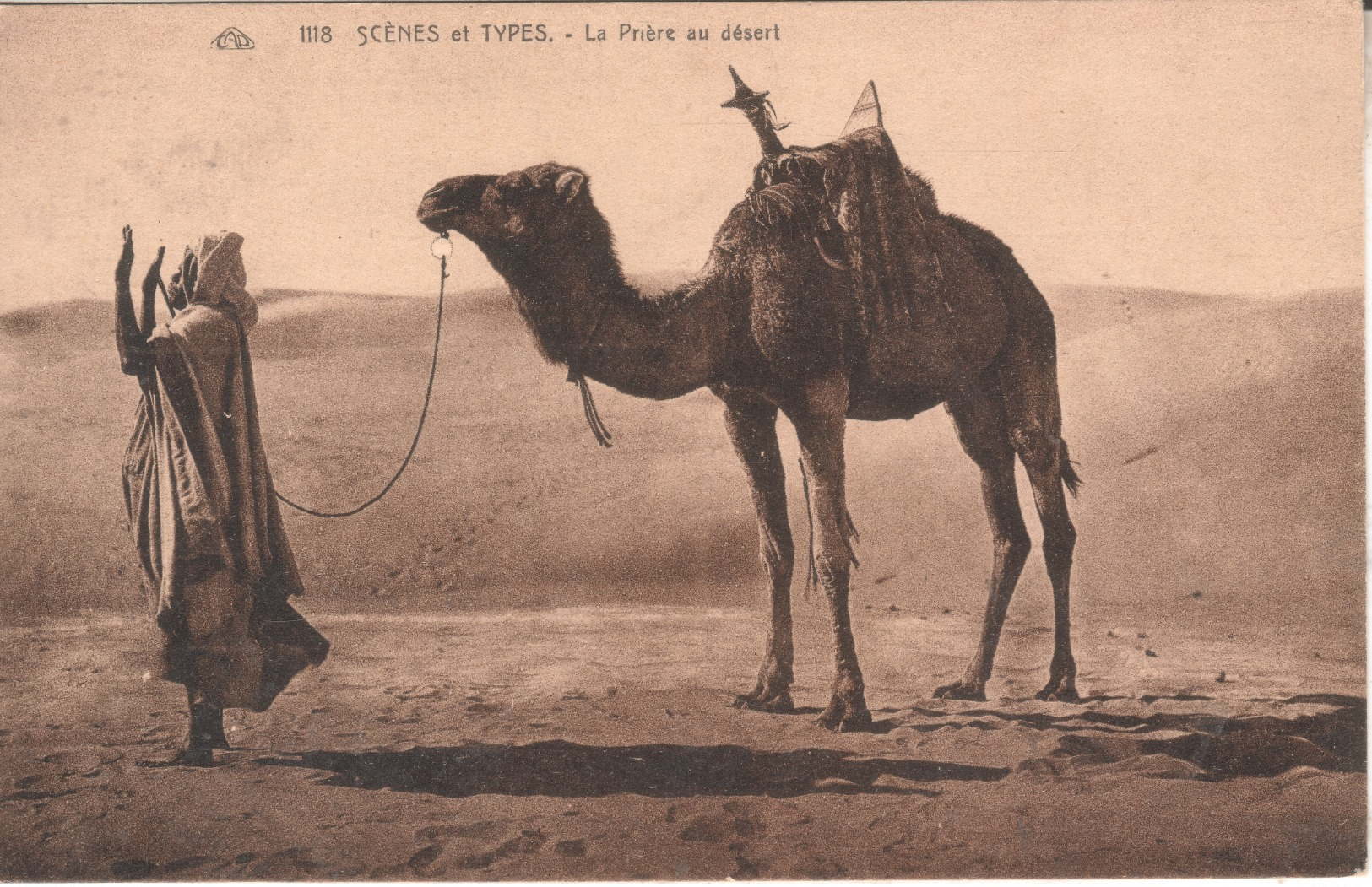 SCETYP002 CPA ALGERIE - 1118. SCENES ET TYPES  LA PRIERE AU DESERT - Plaatsen