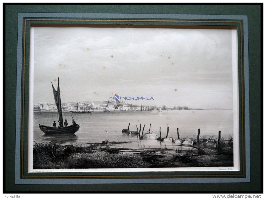 NYK&Ouml;BING (Nykj&ouml;bing Paa Falster), Gesamtansicht Vom Wasser Aus Gesehen Mit Segelschiffen Im Vordergrund, Litho - Lithographies