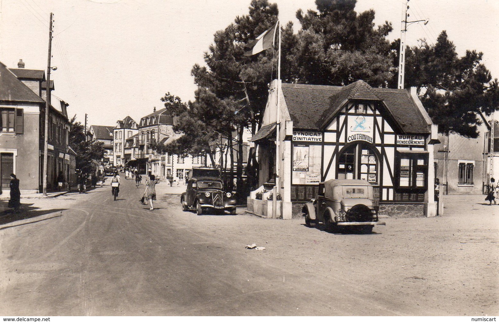 Coutainville.. Animée Voitures Traction Avant Citroën Syndicat D'Initiative - Other & Unclassified