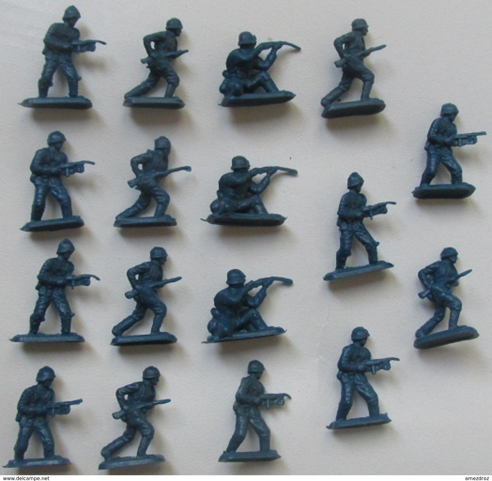 Figurines Monochromes Soldat Ho 1/72,  17 Pièces - Figuren