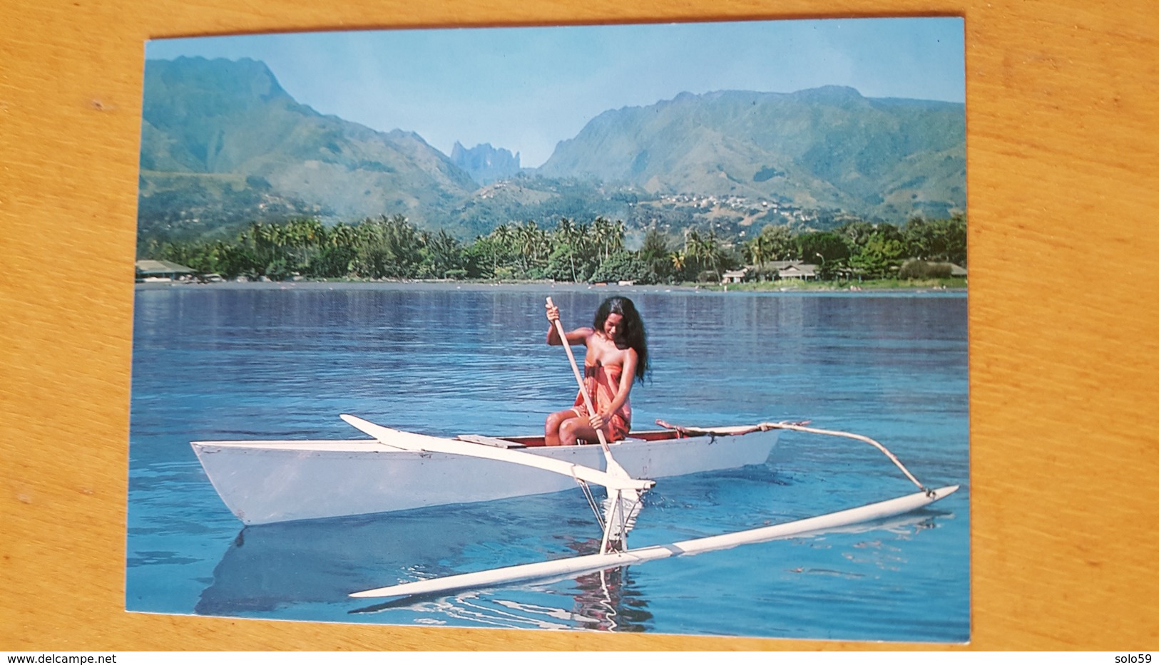 TAHITI PROMENADE ON A SMALL CANOE Carte Postale Neuve Années 70 Très Bon état Dos Partagé - Polynésie Française