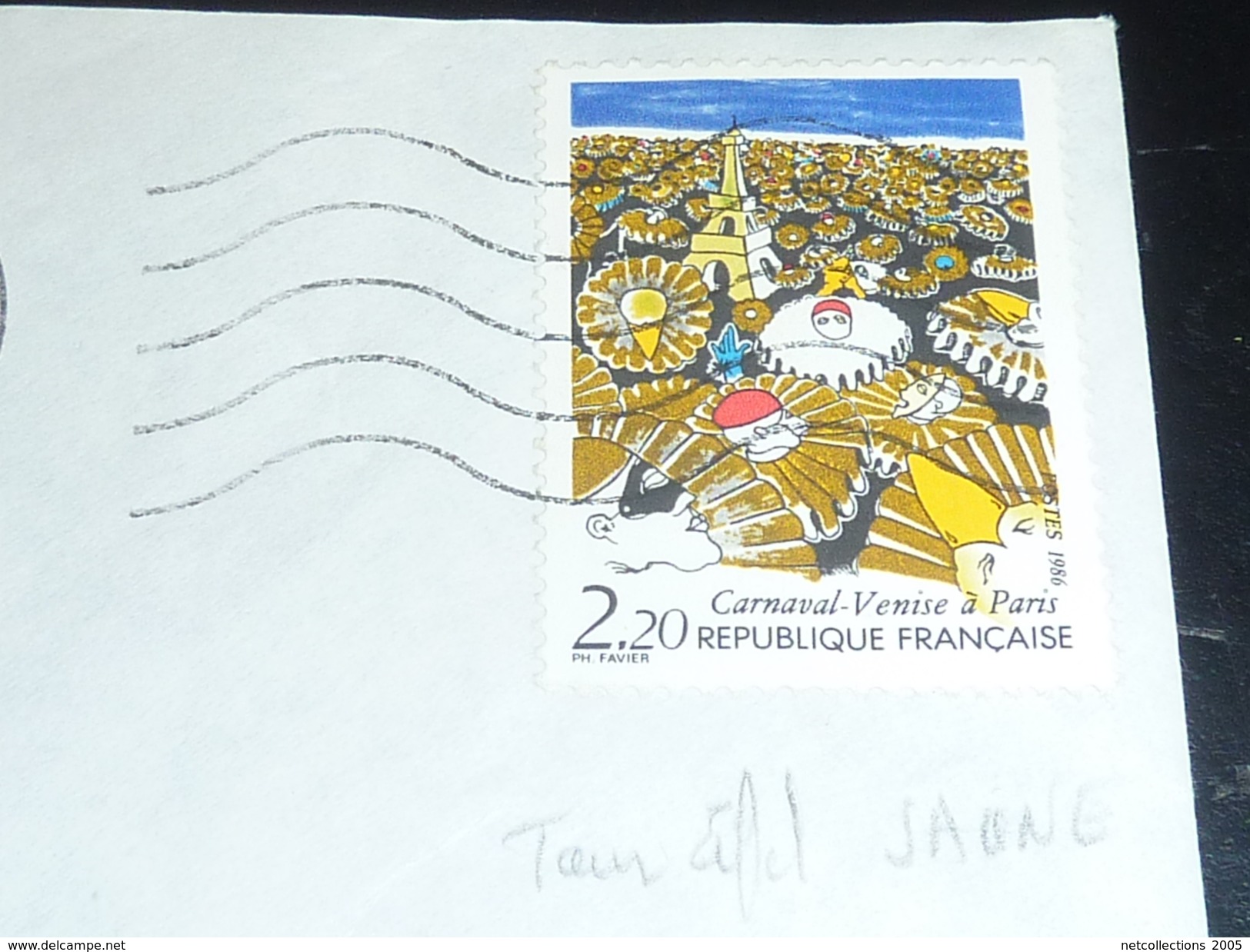 TIMBRE POSTE DE FRANCE N°2395 VARIETE SUR LETTRE; TOUR EIFFEL JAUNE AU LIEU DE VERT -  (T) - Cartas & Documentos