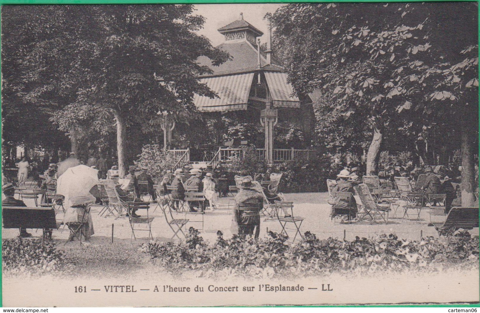 88 - Vittel - A L'heure Du Concert Sur L'Esplanade - Editeur: LL N°161 - Vittel