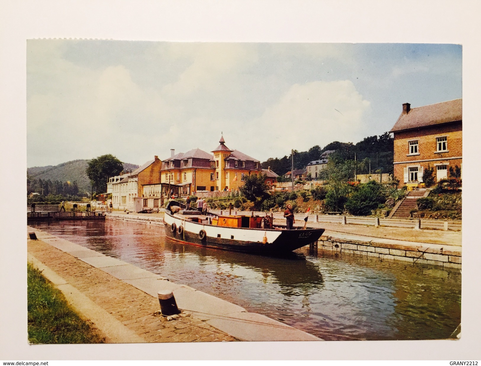 WAULSORT SUR MEUSE "L' écluse" (péniche ) - Hastière