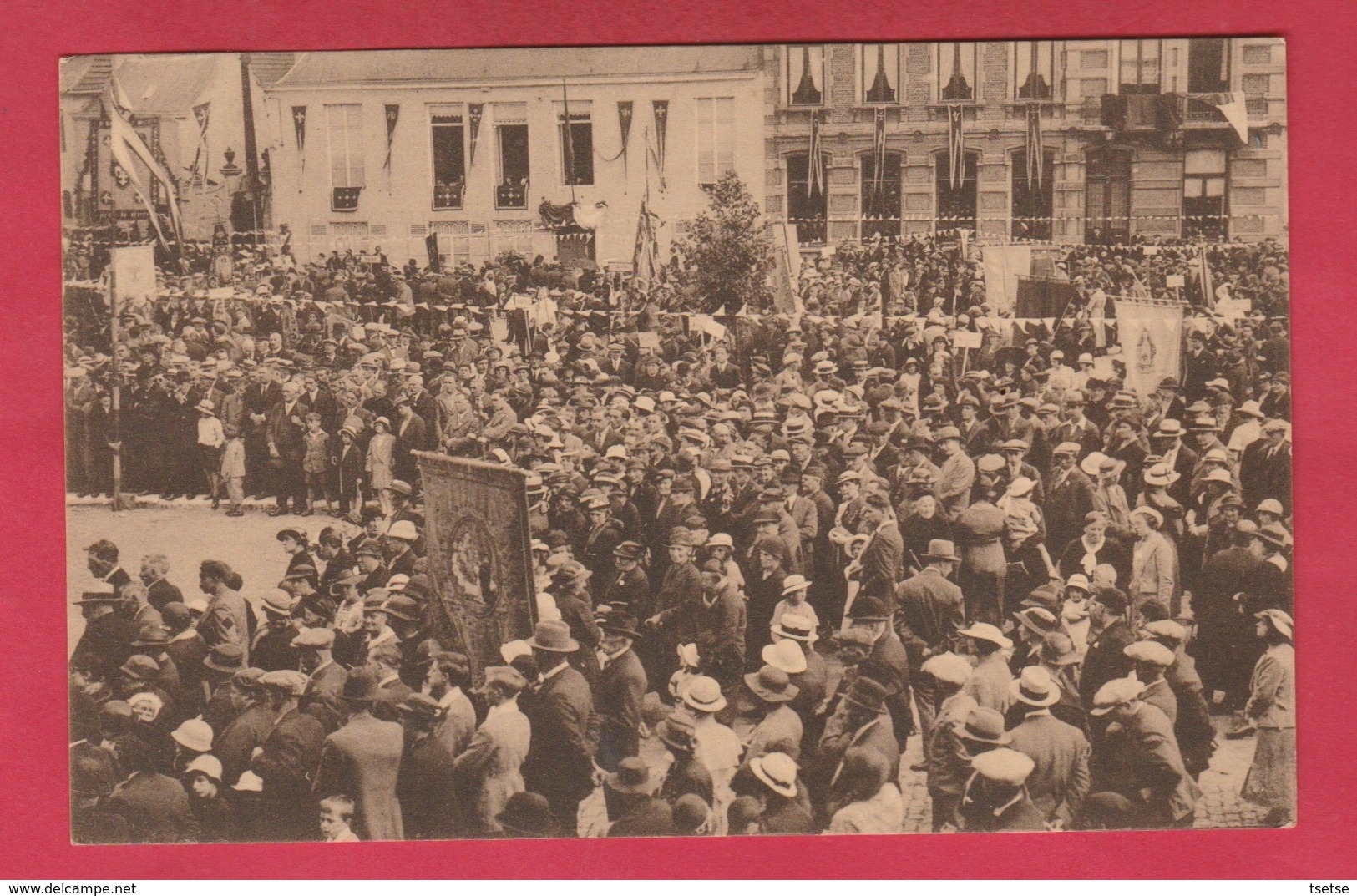 Philippeville - Le Congrès Marial Du 7 Juillet 1935 - La Foule Sur La Grnd'Place ( Voir Verso ) - Philippeville