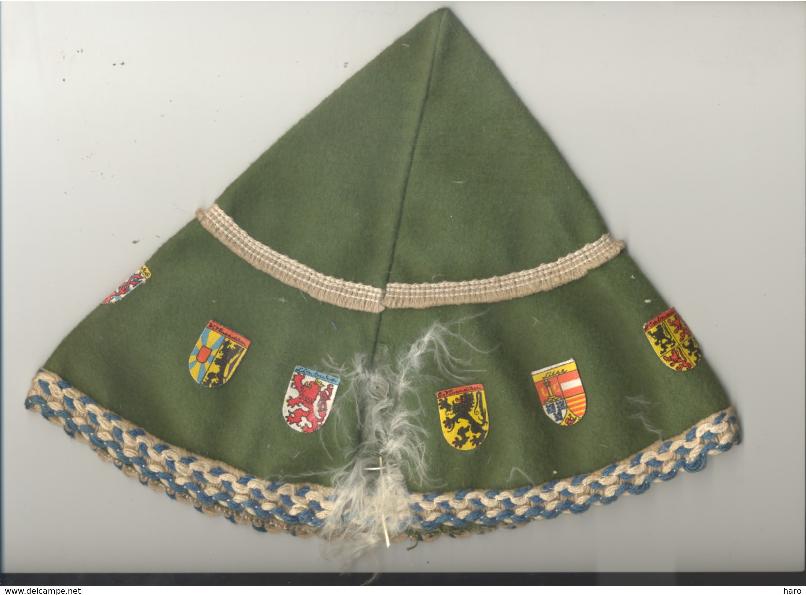 Bonnet Souvenir De La Cascade De Coo En Feutrine Avec Les Blasons Des 9 Provinces Belges - Baseball-Caps