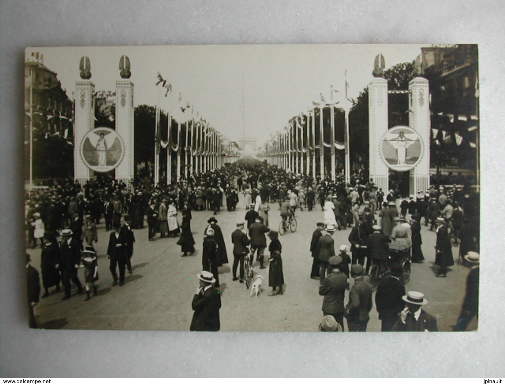 MILITARIA - Les Fêtes De La Victoire, 14 Juillet 1919 - L'avenue Des Champs Elysées - Guerre 1914-18