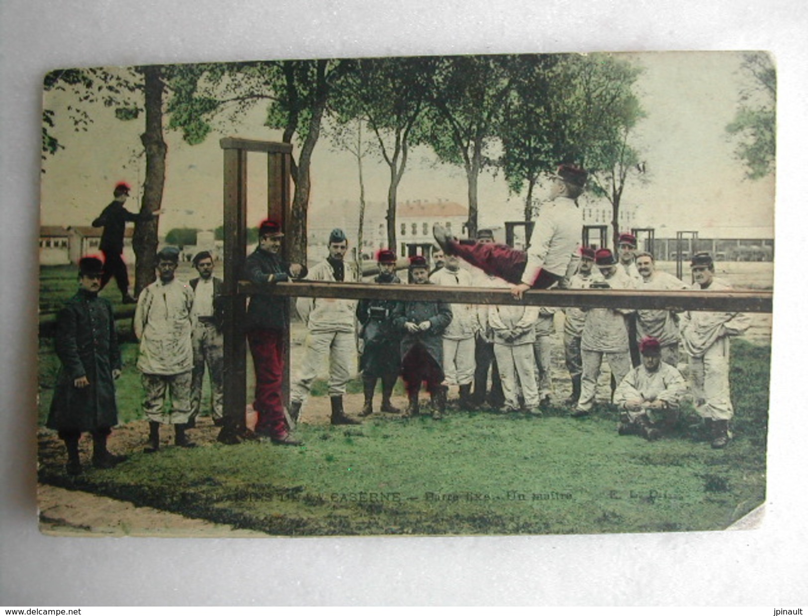 MILITARIA - Les Plaisirs De La Caserne - Barre Fixe - Un Maître - Casernes