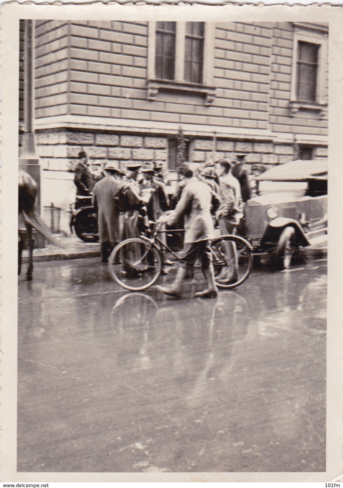 Croatia - Old Car And Bicycle - Otros & Sin Clasificación