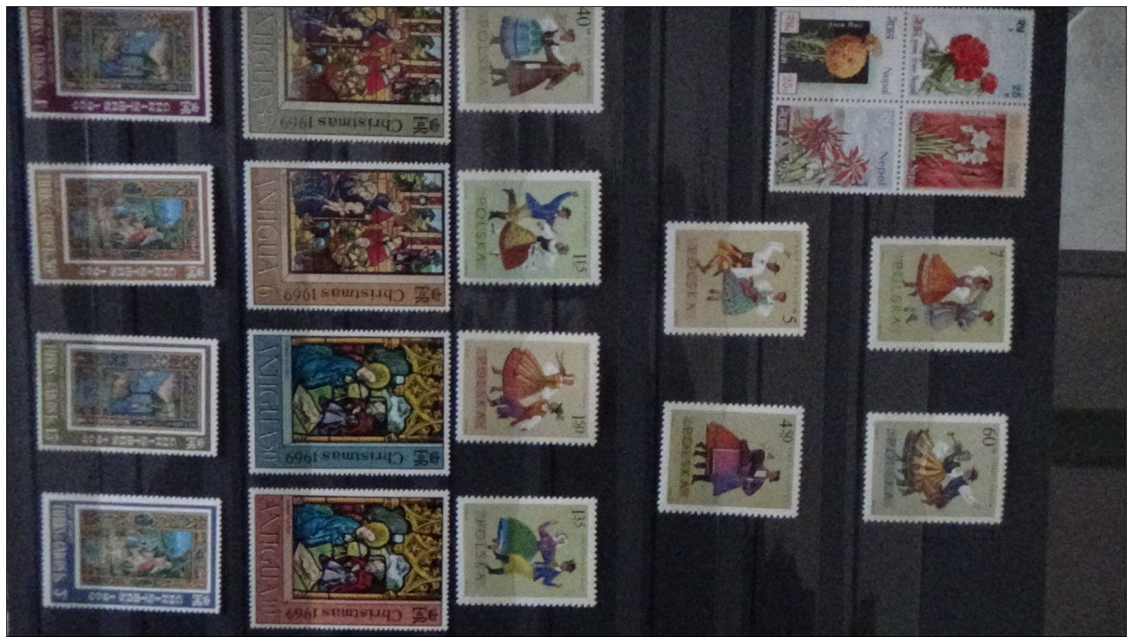 M Gros album de timbres et blocs ** du monde dont France. Très belle côte  !!!