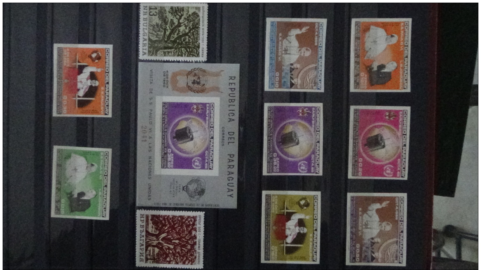 M Gros album de timbres et blocs ** du monde dont France. Très belle côte  !!!