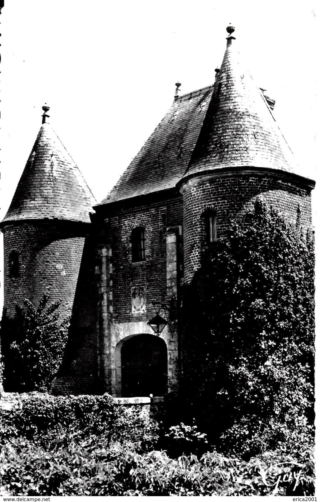 Boutigny Sur Esonnes. La Porte Féodale Du Chateau De Belesbat. - Altri & Non Classificati