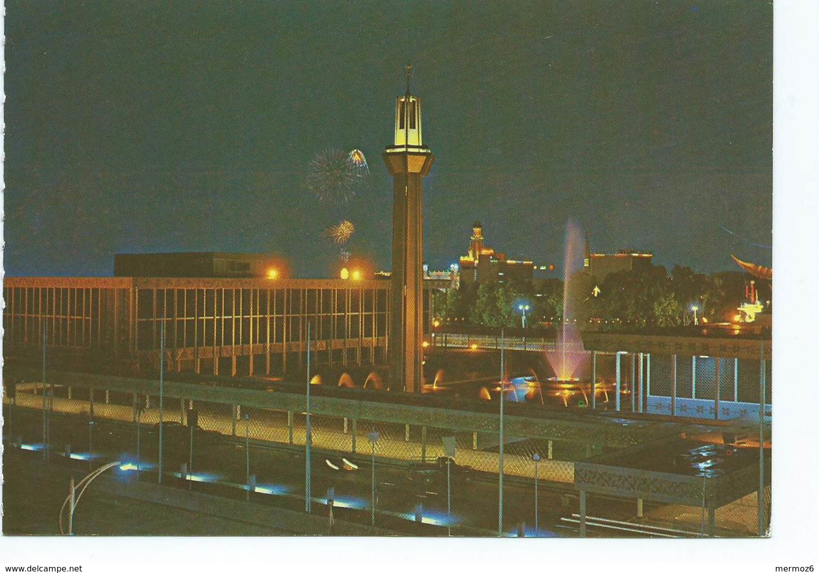 Parliment House Brunei Night Time Water Fountain In Full Blast Sw Singapore Postcard Issue D&rsquo;un Carnet - Brunei