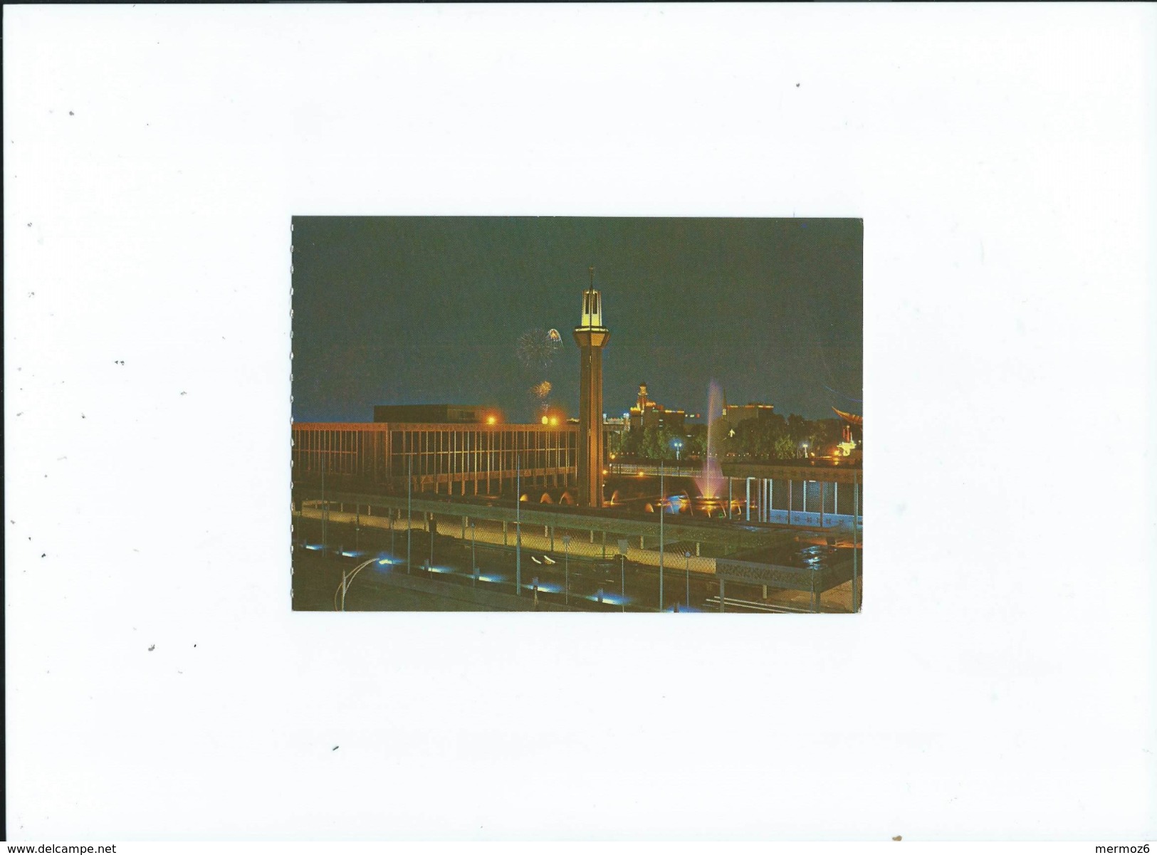 Parliment House Brunei Night Time Water Fountain In Full Blast Sw Singapore Postcard Issue D&rsquo;un Carnet - Brunei