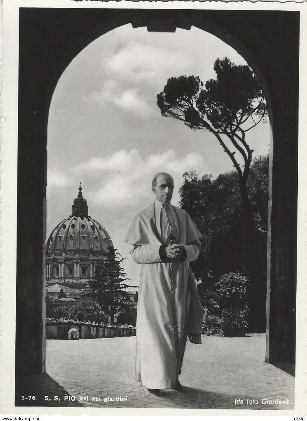 The Pope  -  S. S. Pio XII Nei Giardini - Vaticano