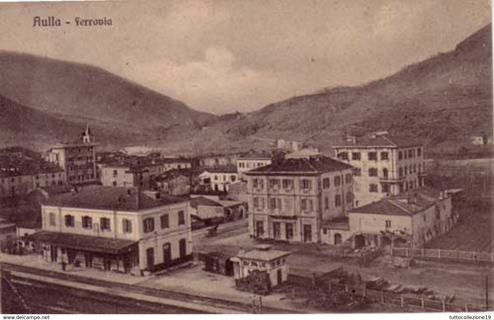 VENDO N.1 CARTOLINA DI AULLA(MS)LA STAZIONE FERROVIARIA,FORMATO PICCOLO VIAGGIATA NEL 1911 CON FRANCOBOLLO - Massa