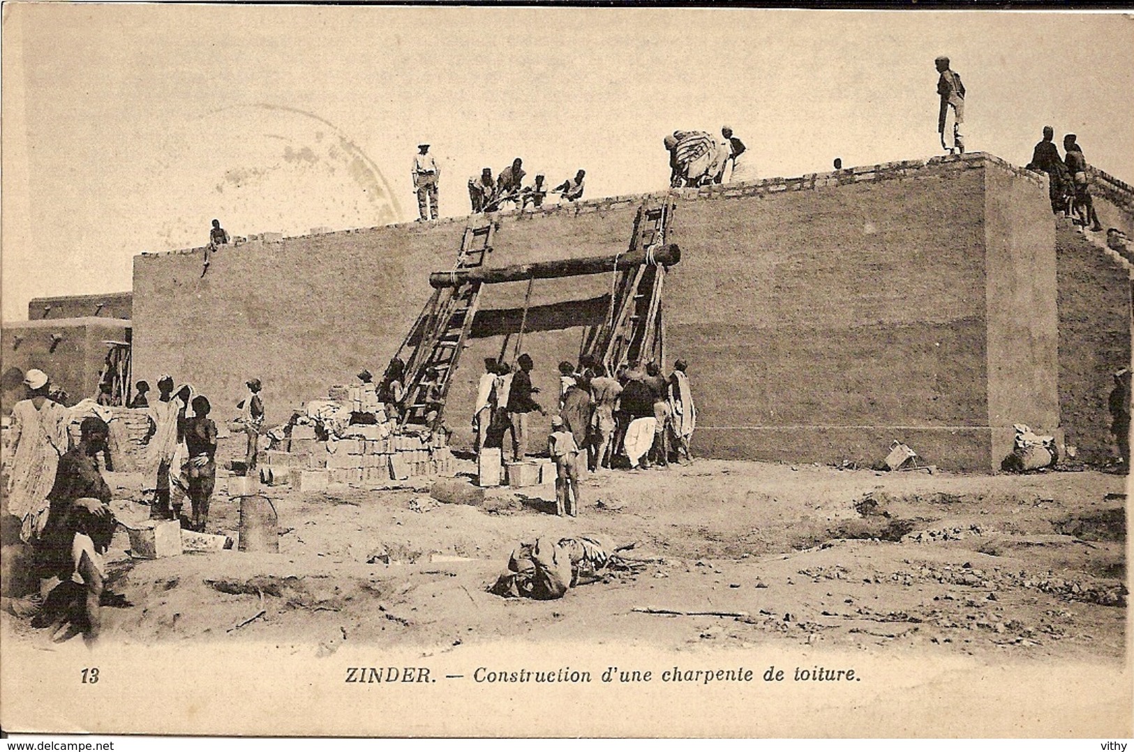 ZINDER    Construction D'une Charpente De Toiture - Niger