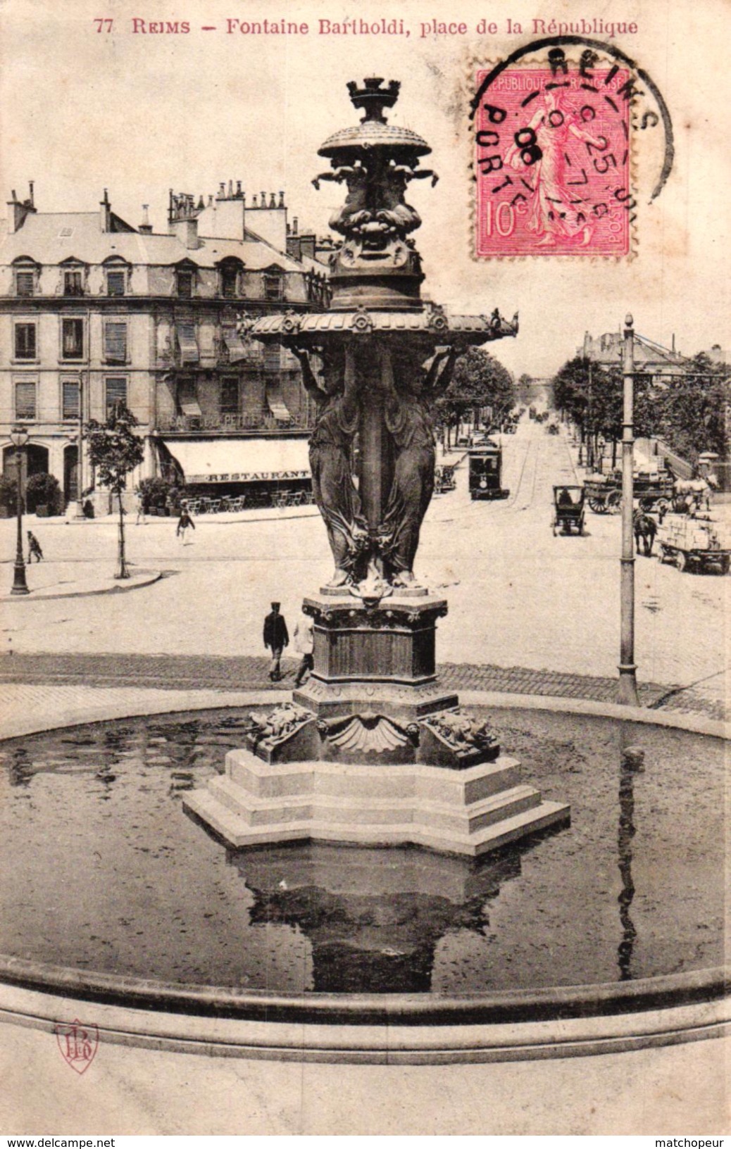 REIMS -51- FONTAINE BARTHOLDI PLACE DE LA REPUBLIQUE - Reims