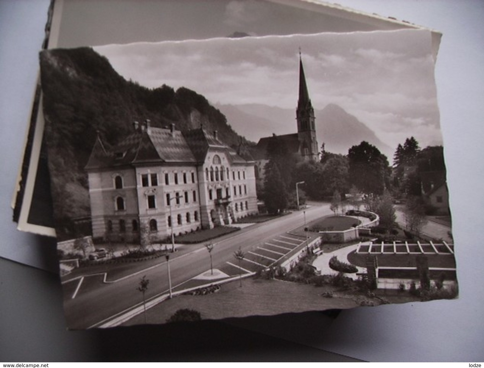 Liechtenstein Vaduz Regierungsgebäude Und Kirche - Liechtenstein