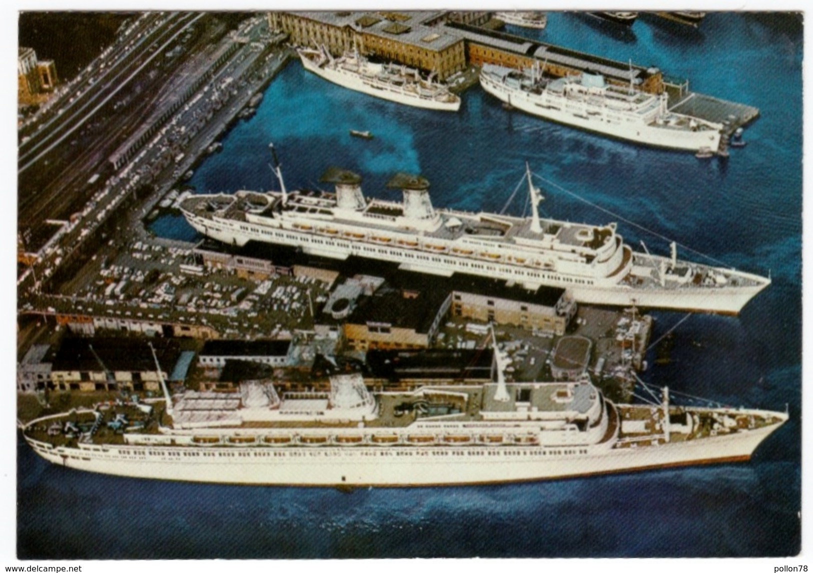 NAVI - BARCHE - LE TURBONAVI "MICHELANGELO" E "RAFFAELLO" DELLA SOCIETA' ITALIA NEL PORTO DI GENOVA - 1971 - Altri & Non Classificati