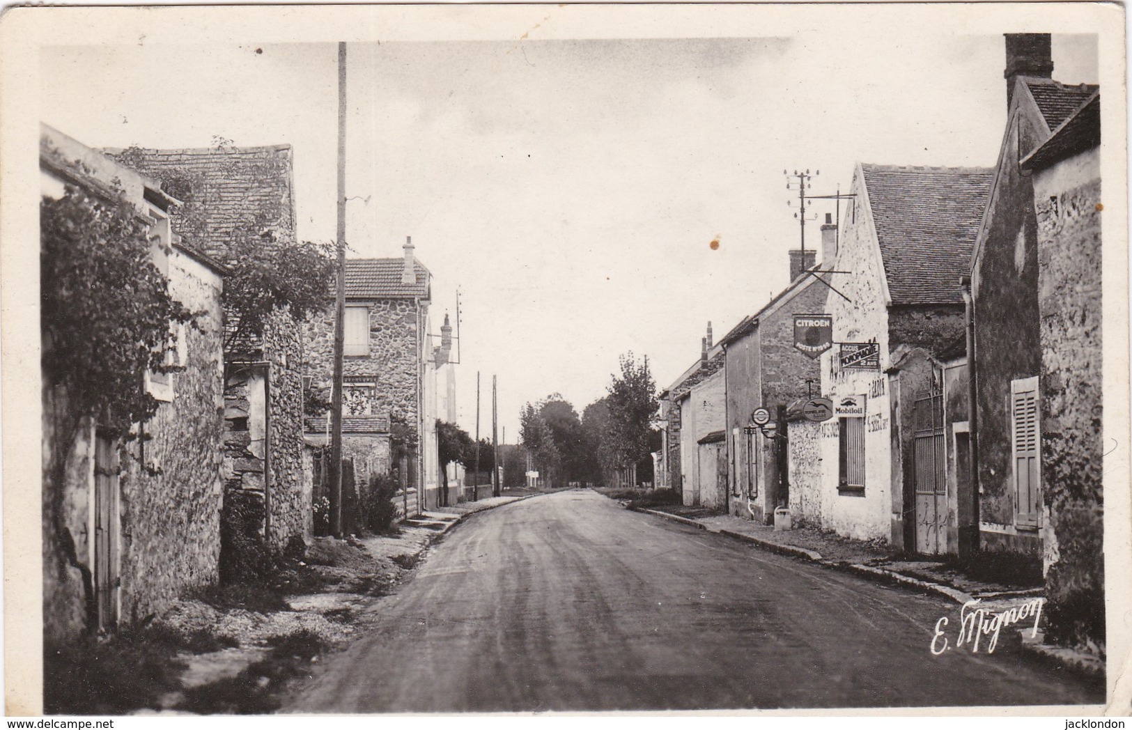 77 -   PERTHES EN GATINAIS  Rue De Melun - Perthes